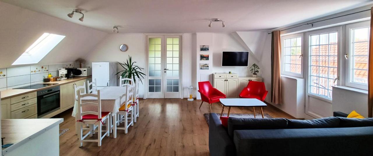 White Apartment 케츨리 외부 사진